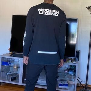 NIKE LONG SLEEVE T-SHIRT